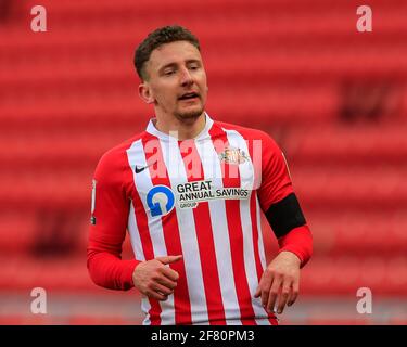 Sunderland, Großbritannien. April 2021. Callum McFadzean #25 von Sunderland während des Spiels in Sunderland, Großbritannien am 4/10/2021. (Foto von Iam Burn/News Images/Sipa USA) Quelle: SIPA USA/Alamy Live News Stockfoto