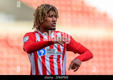 Sunderland, Großbritannien. April 2021. Dion Sanderson #16 von Sunderland während des Spiels in Sunderland, Großbritannien am 4/10/2021. (Foto von Iam Burn/News Images/Sipa USA) Quelle: SIPA USA/Alamy Live News Stockfoto