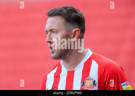 Sunderland, Großbritannien. April 2021. Aiden McGeady #28 von Sunderland während des Spiels in Sunderland, Großbritannien am 4/10/2021. (Foto von Iam Burn/News Images/Sipa USA) Quelle: SIPA USA/Alamy Live News Stockfoto