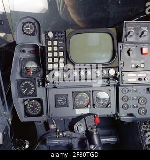 Technische Aufnahme aus der Objektserie Instrumentenbrett Westland Lynx Hubschrauber (niederländische Version). Auswahl aus der Objektreihe 0075-052-071. Stockfoto