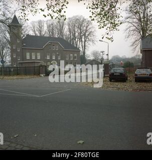 Das Hauptgebäude auf dem Gelände der Tapijnkazerne in Maastricht. Stockfoto