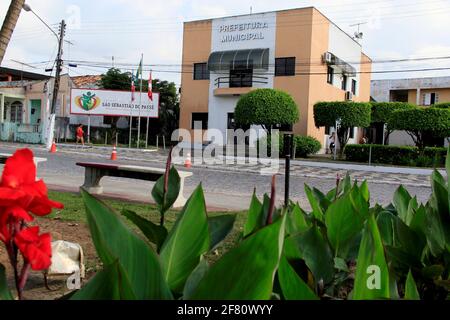sao sebastiao do Passe, bahia/brasilien - 4. september 2013: Luiz Ventura Square, Downtown Sao Sebastiao do Passe, wo sich das Rathaus befindet. Stockfoto