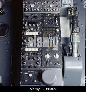 Technische Aufnahme aus der Objektserie Instrumentenbrett Westland Lynx Hubschrauber (niederländische Version). Auswahl aus der Objektreihe 0075-052-071. Stockfoto