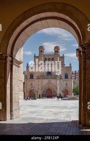 Co-Kathedrale Santa María oder Kirche Santa María la Mayor, valencianischer gotischer und neugotischer Tempel, Castellón de la Plana, Spanien, Europa. Stockfoto