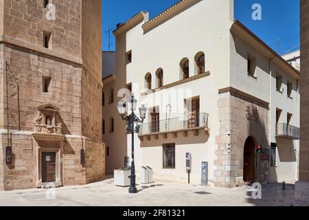 Tourismusbüro und el Fadri Turm in der Stadt Castellón de la Plana, Comunitat Valenciana, Spanien, Europa. Stockfoto