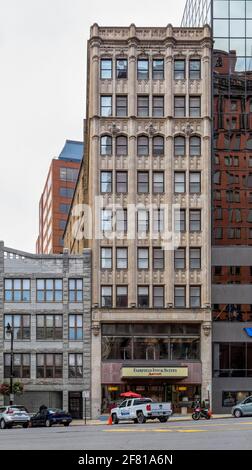 Fairfield Inn & Suites Albany Downtown, ehemaliges Bond Building, Kinney and Woodward Building, an der 74 State Street in der Innenstadt von Albany, NY. Stockfoto