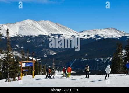 Breckenridge Skigebiet im Winter mit Schnee in den Colorado Rocky Mountains. Landschaftlich reizvolle Landschaft. Stockfoto