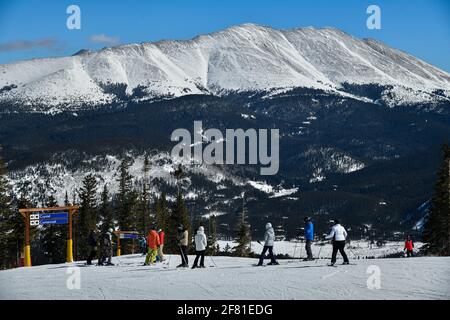 Breckenridge Skigebiet im Winter mit Schnee in den Colorado Rocky Mountains. Landschaftlich reizvolle Landschaft. Stockfoto