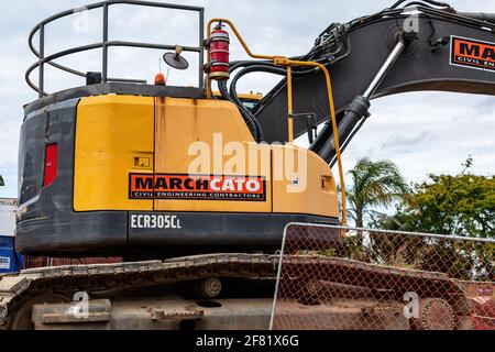 AUCKLAND, NEUSEELAND - 26. März 2021: Ansicht des Baggers von March Cato für Bauunternehmen Stockfoto