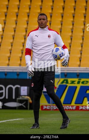 Nelson Dida Torwarttrainer (Mailand) beim italienischen Spiel „Serie A“ zwischen Parma 1-3 Mailand im Ennio Tardini Stadium am 10. April 2021 in Parma, Italien. Quelle: Maurizio Borsari/AFLO/Alamy Live News Stockfoto