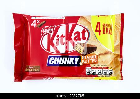 KitKat Multipack mit grobklobigem Erdnussbutter und Schokoriegel Stockfoto