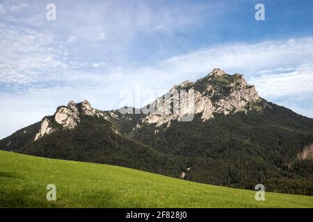 Rocky Mountain Peak bekannt als Velky Rozsutec in der natürlichen Parklandschaft Mala Fatra, Slowakei Stockfoto