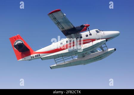 Männlich, Malediven – 18. Februar 2018: TMA - Trans Maldivian Airways De Havilland Canada DHC-6-300 Twin Otter Wasserflugzeug am Flughafen Male (MLE) im MALDI Stockfoto