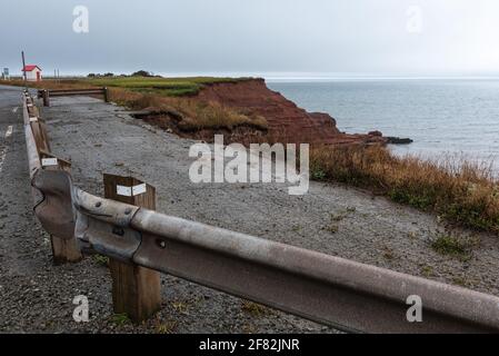 Die Magdaleninseln (Iles-de-la-Madeleine) haben ein großes Problem mit der Erosion der Küste. Stockfoto