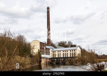 Wasserkraftwerk Horster Mühle an der Ruhr in Essen. Stockfoto