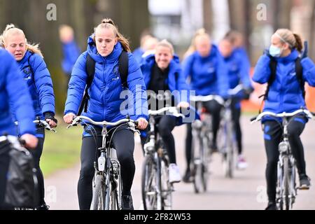 ZEIST, NIEDERLANDE - APRIL 11: Daphne van Domselaar aus den Niederlanden während einer Trainingseinheit der niederländischen Fußballnationalmannschaft für Frauen bei K Stockfoto