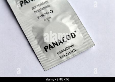 Panacod Brausetabletten. Verschreibungspflichtiges Schmerzmittel. Dieses schmerzstillende Medikament macht süchtig und kann missbraucht werden. Paracetamol und Codein. Stockfoto