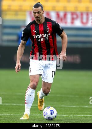 PARMA, ITALIEN - 10. APRIL: Zlatan Ibrahimovic vom AC Mailand während der Serie EIN Spiel zwischen Parma Calcio und AC Mailand im Stadio Ennio Tardini am 10. April Stockfoto