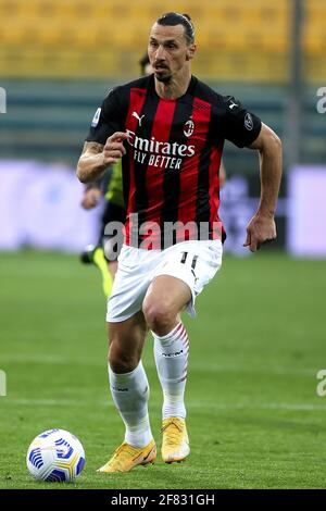 PARMA, ITALIEN - 10. APRIL: Zlatan Ibrahimovic vom AC Mailand während der Serie EIN Spiel zwischen Parma Calcio und AC Mailand im Stadio Ennio Tardini am 10. April Stockfoto