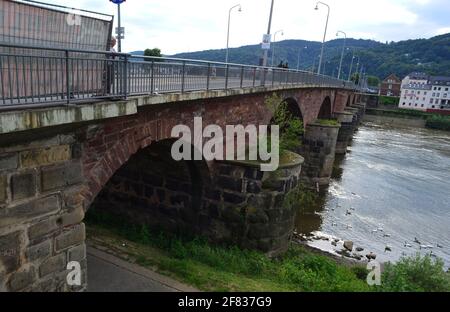 Blick auf die Römerbrücke, alte römische Brücke über die Mosel, Trier, Deutschland Stockfoto