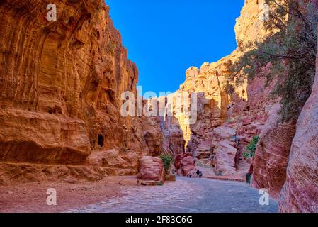 Der lange Spaziergang durch diesen Canyon ist eine spannende Reise, die einen Besuch wert ist, nicht nur wegen der historischen Schätze, die darunter liegen, sondern auch Stockfoto