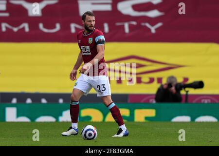 Burnley, Großbritannien. April 2021. Erik Pieters #23 von Burnley in Burnley, Großbritannien am 4/10/2021. (Foto von Conor Molloy/News Images/Sipa USA) Quelle: SIPA USA/Alamy Live News Stockfoto