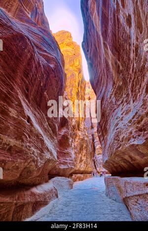 Der lange Spaziergang durch diesen Canyon ist eine spannende Reise, die einen Besuch wert ist, nicht nur wegen der historischen Schätze, die darunter liegen, sondern auch Stockfoto