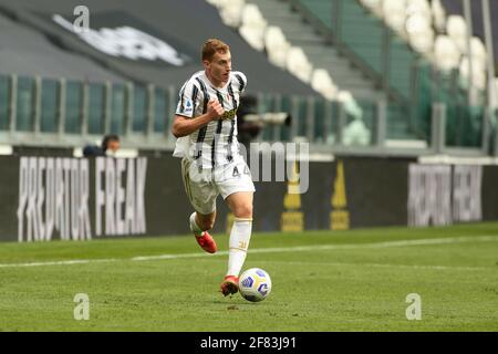 Turin, Italien. April 2021. Dejan Kulusevski (Juventus FC) während Juventus FC vs Genua FC, Italienischer Fußball Serie A Spiel in Turin, Italien, April 11 2021 Quelle: Independent Photo Agency/Alamy Live News Stockfoto