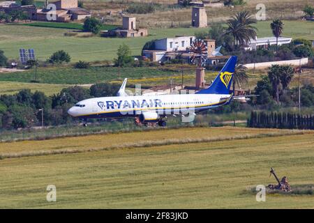 Palma de Mallorca, Spanien - 11. Mai 2018: Ryanair Boeing B737-800 am Flughafen Palma de Mallorca (PMI) in Spanien. Boeing ist ein amerikanisches Flugzeug Stockfoto