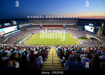 Im Gillette Stadium fand das Viertelfinale des Copa America Centenario zwischen Argentinien (blau und weiß) und Venezuela (rot) in der Stadt Foxborough, Greater B, statt Stockfoto