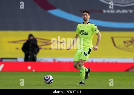 Burnley, Großbritannien. April 2021. Federico Fernandez #18 von Newcastle United in Burnley, UK am 4/10/2021. (Foto von Conor Molloy/News Images/Sipa USA) Quelle: SIPA USA/Alamy Live News Stockfoto