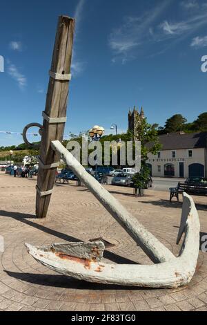 Französische Armada vor Anker auf dem Stadtplatz von Bantry auf dem Wild Atlantic Way in West Cork in Irland Stockfoto