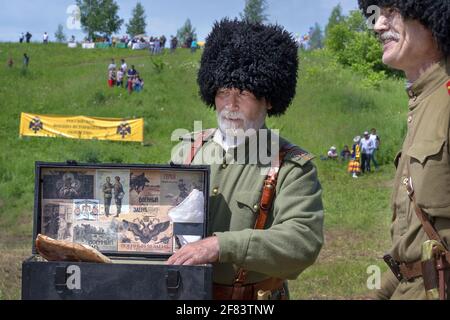 Historisches Festival, Birsk, Baschkortostan, vom 1. Juli 2017. Die Teilnehmer in der Uniform der russischen Soldaten des Ersten Weltkriegs Stockfoto