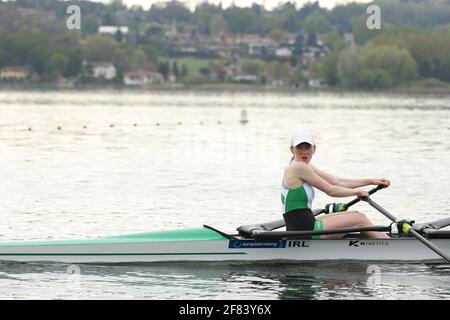 Varese, Italien. April 2021. Margaret Cremen aus Irland am 2. Tag bei den Europameisterschaften im Ruderlauf am 10. April 2021 in Varese, Italien Credit: Mickael Chavet/Alamy Live News Stockfoto