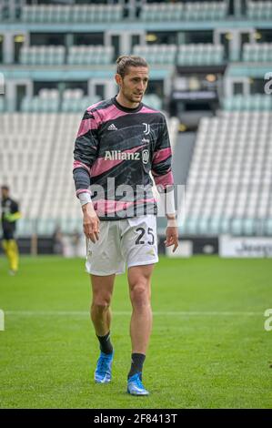 Turin, Italien. April 2021. Turin. Ligaspiel Serie A Tim 2020/2021. Juventus Gegen Genua. Allianz Stadion Im Bild: Adrien Rabiot Kredit: Unabhängige Fotoagentur/Alamy Live News Stockfoto