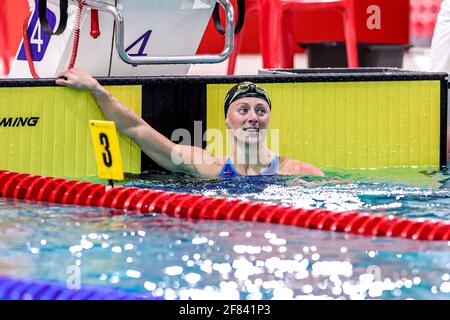 EINDHOVEN, NIEDERLANDE - 11. APRIL: Kira Toussaint feiert Niederländischen Seniorenrekord im Finale der Frauen mit 100 m Rückschlag während der Eindhoven Qualificati Stockfoto