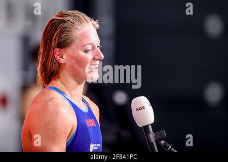 EINDHOVEN, NIEDERLANDE - 11. APRIL: Kira Toussaint feiert Niederländischen Seniorenrekord im Finale der Frauen mit 100 m Rückschlag während der Eindhoven Qualificati Stockfoto