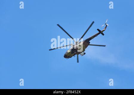 Mi-17 Militärhubschrauber der Serbischen Luftwaffe am 10. April 2021 in Belgrad, Serbien Stockfoto