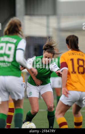 Hibernian WFC / Motherwell WFC . Sonntag, 11. April 2021, 14.00 Ainslie Park, Edinburgh. Bild von Hibernians Sieg 3-2. Stockfoto