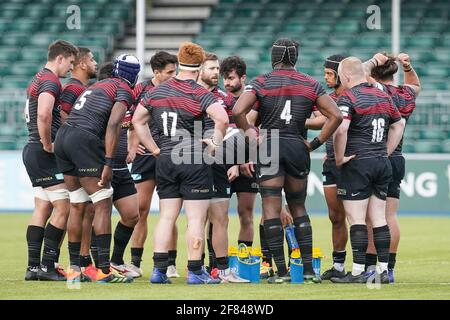 London, Großbritannien. März 2021. Saracens Team Huddle in London, UK am 3/13/2021. (Foto von Richard Washbrooke/News Images/Sipa USA) Quelle: SIPA USA/Alamy Live News Stockfoto