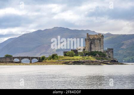 Eilean Donan Castle bei Dornie, Western Ross, Loch Duich, West Highlands, schottisches Hochland, Schottland, Großbritannien Stockfoto