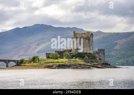 Eilean Donan Castle bei Dornie, Western Ross, Loch Duich, West Highlands, schottisches Hochland, Schottland, Großbritannien Stockfoto