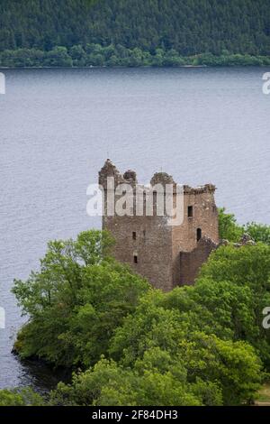 Ruine Schloss Urquhart, Urquhart Castle, am See Loch Ness bei Drumnadrochit, schottisches Hochland, Schottland, Grossbritannien Stockfoto