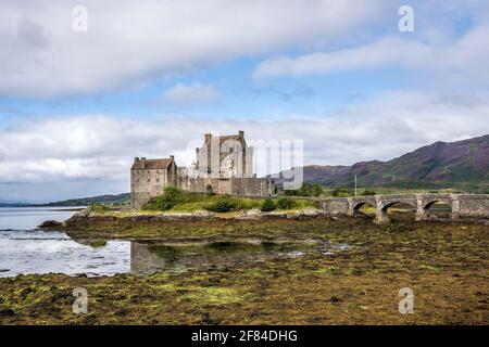 Eilean Donan Castle bei Dornie, Western Ross, Loch Duich, West Highlands, schottisches Hochland, Schottland, Großbritannien Stockfoto