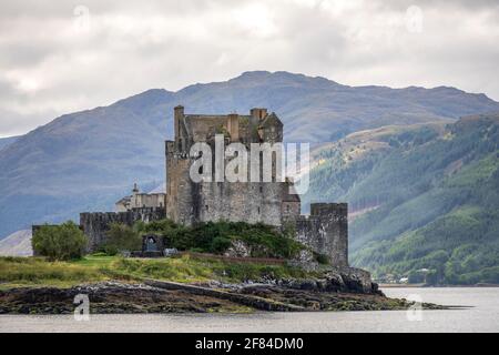 Eilean Donan Castle bei Dornie, Western Ross, Loch Duich, West Highlands, schottisches Hochland, Schottland, Großbritannien Stockfoto