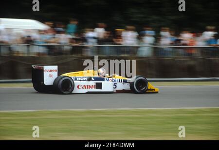 Nigel Mansell im Williams FW11B während des Qualifyings für den Grand Prix von Großbritannien 1987 in Silverstone. Stockfoto