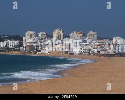 Stadtbild von Armacaou de Pera an der algarve-Küste Portugal Stockfoto