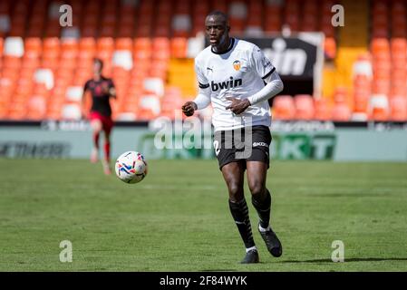 Mouctar Diakhaby von Valencia CF beim spanischen Fußballspiel La Liga zwischen Real Sociedad und Valencia CF im Mestalla-Stadion in Aktion gesehen.Endstand; Valencia CF 2:2 Real Sociedad. Stockfoto