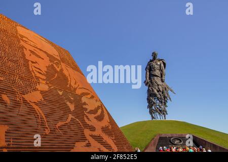 RZHEV, RUSSLAND - 21. AUGUST 2020 Rzhev Denkmal für den sowjetischen Soldaten. Der Gedächtniskomplex in Erinnerung an alle sowjetischen Soldaten des Zweiten Weltkriegs Stockfoto