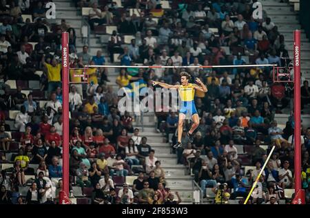 Doha 2019.Mondo Duplantis springt und feiert seinen Sprung bei den Atletsimo-Weltmeisterschaften in Doha 2019. Stockfoto